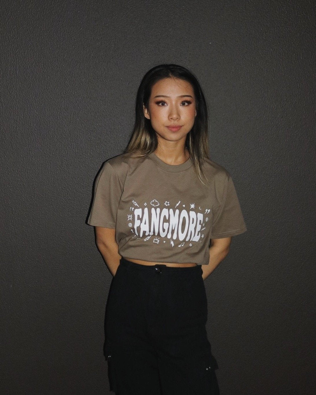 FANGMORE BAND TEE - COFFEE.