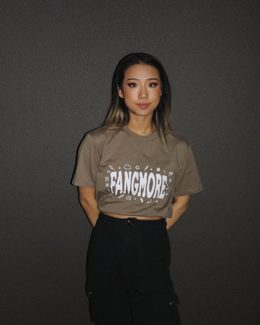 FANGMORE BAND TEE - COFFEE.